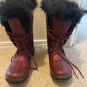Women’s Ski Boots Burgundy Sz 8